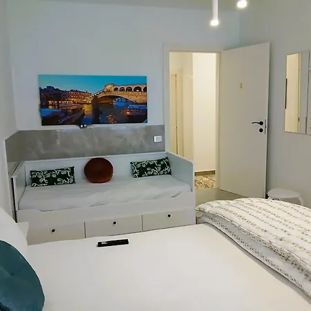 Om House Venezia Couette-café Mestre