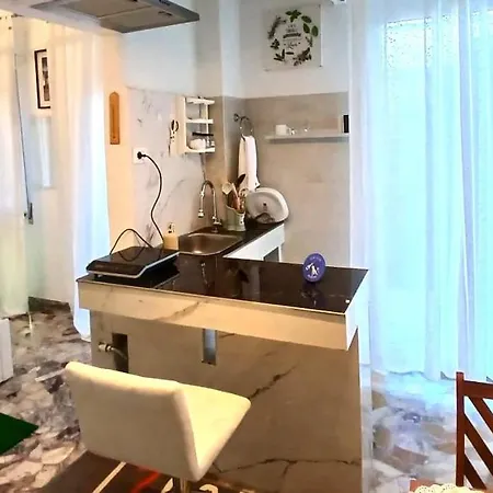 Om House Venezia 3*