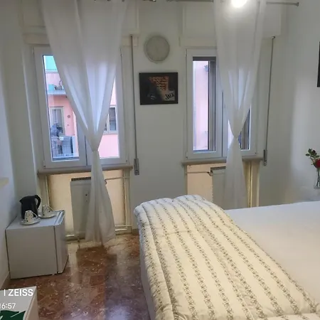 Om House Venezia Bed & Breakfast