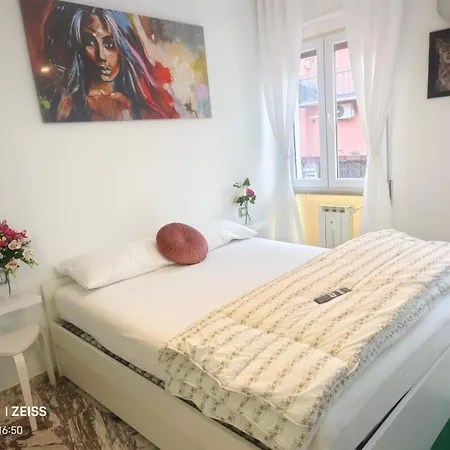 Om House Venezia 3* Mestre