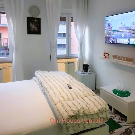 Om House Venezia Bed & Breakfast 3*